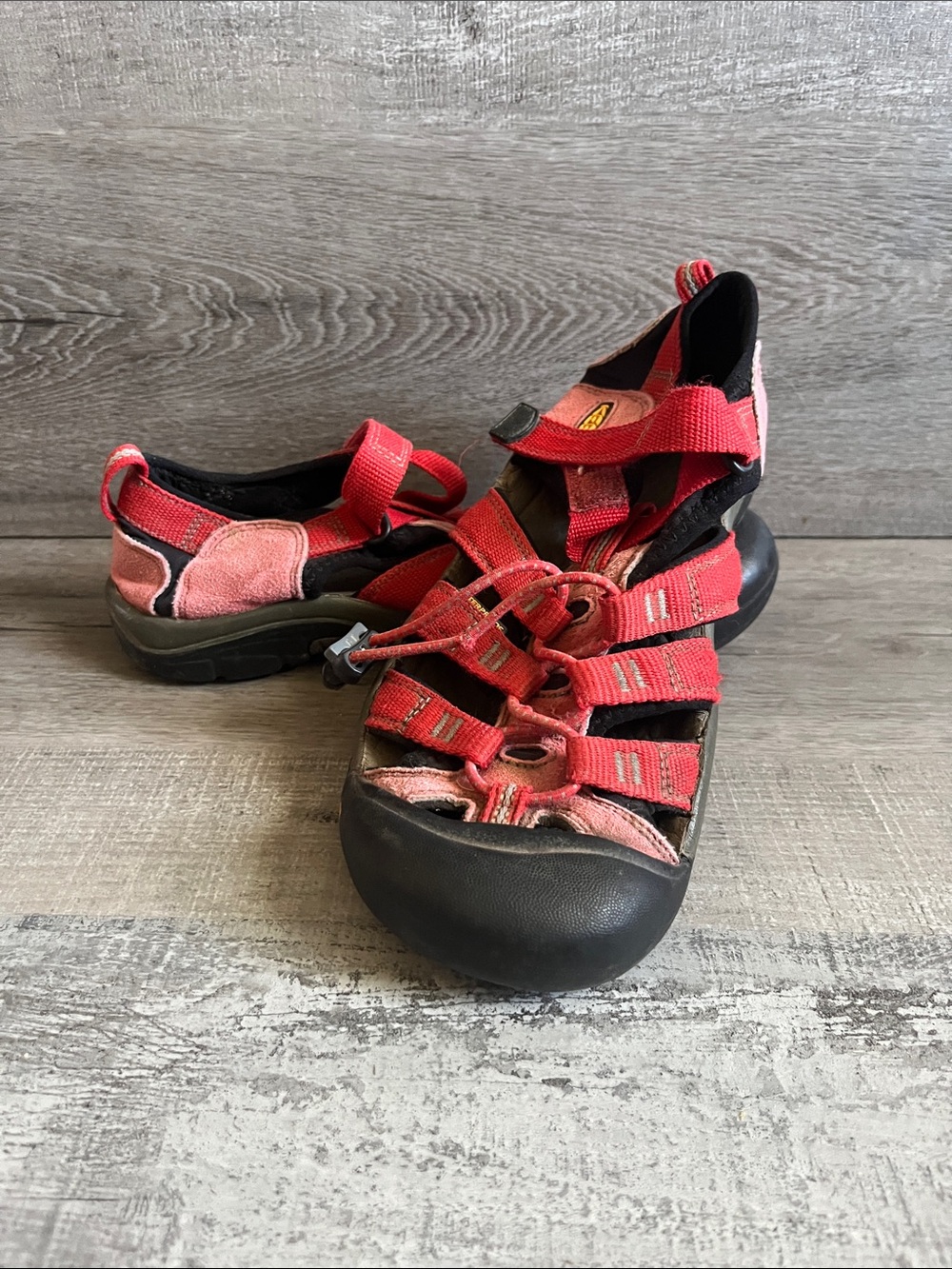 Keen water shoes kids size 5